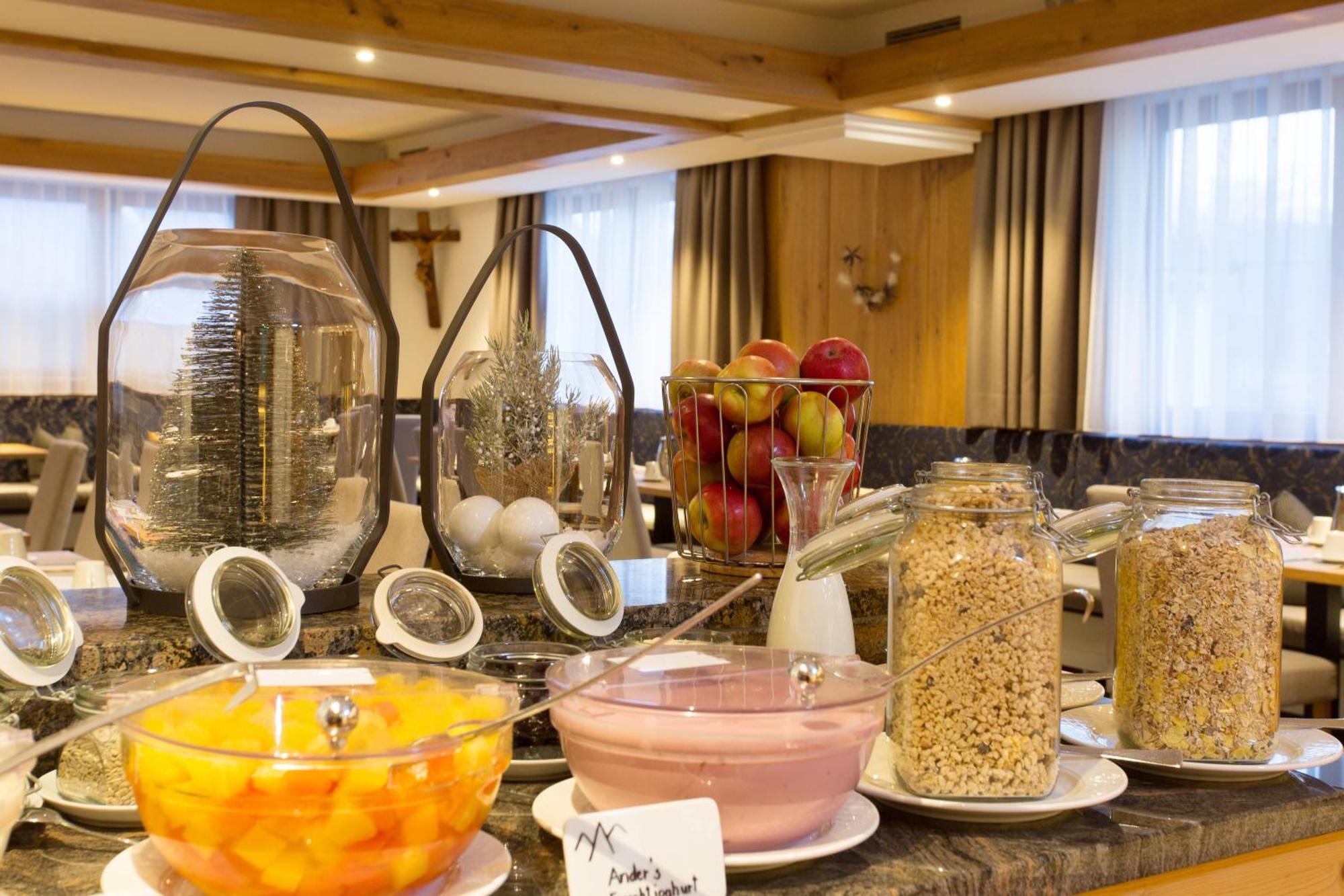 Ferienhotel Bergland Arzl im Pitztal Ngoại thất bức ảnh