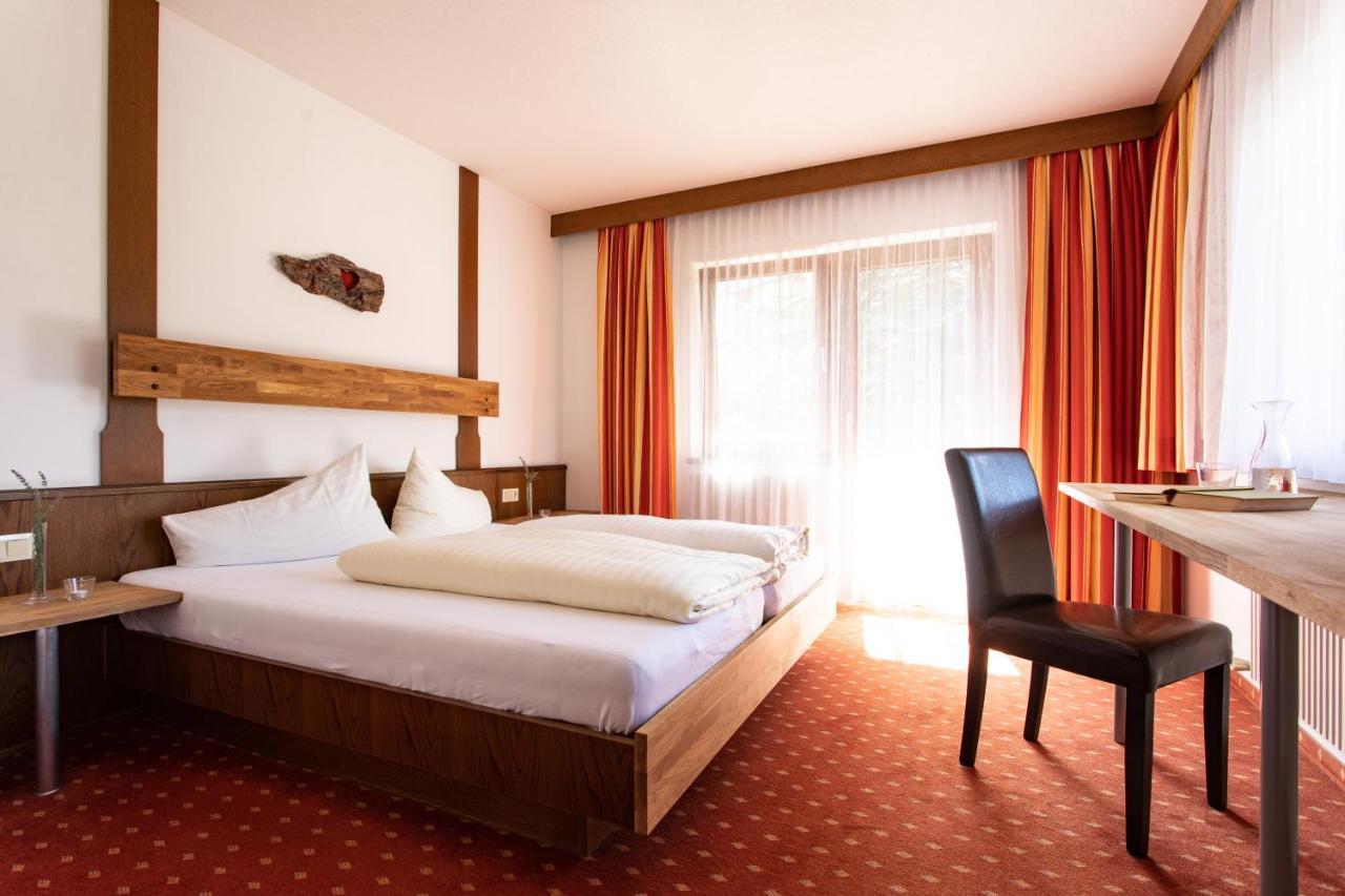 Ferienhotel Bergland Arzl im Pitztal Ngoại thất bức ảnh