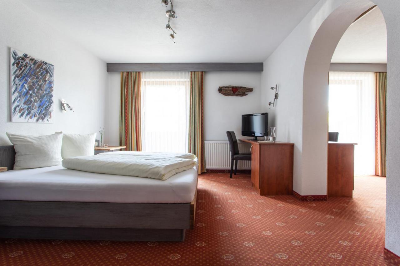 Ferienhotel Bergland Arzl im Pitztal Ngoại thất bức ảnh